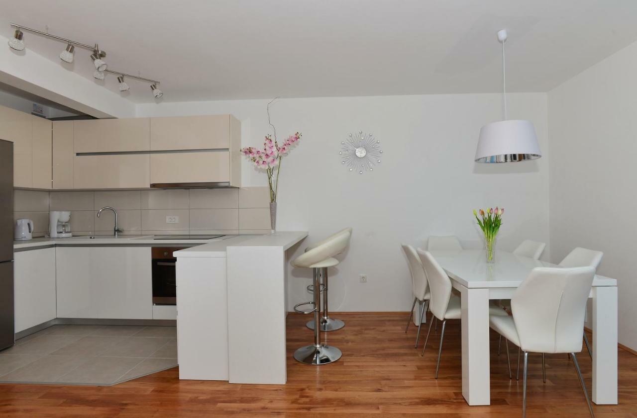 Apartman Dominik Makarska Exterior photo