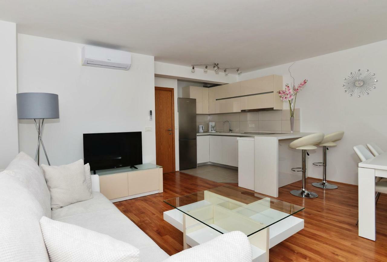 Apartman Dominik Makarska Exterior photo